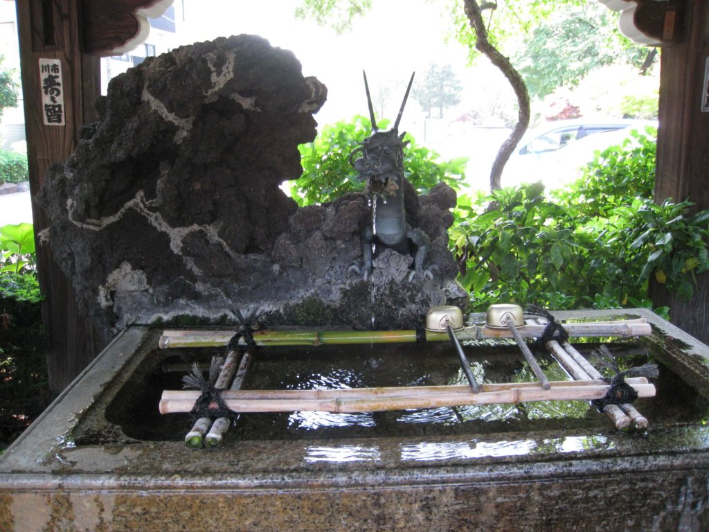 白山神社 手水舎