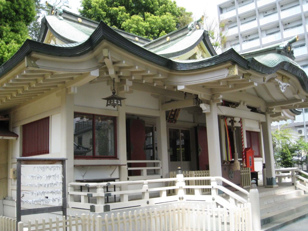 白山神社 社殿