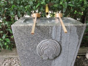 茶ノ木神社　手水舎